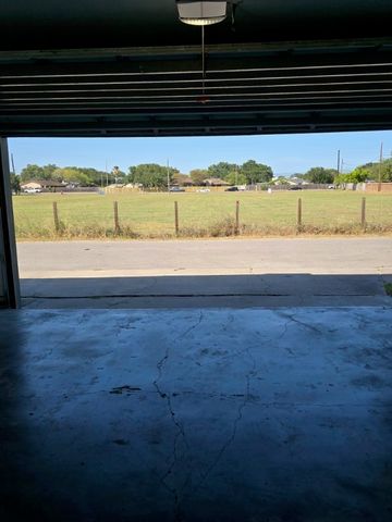 5166 Middlecoff Road B, Corpus Christi, TX 78413