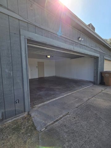 5166 Middlecoff Road B, Corpus Christi, TX 78413
