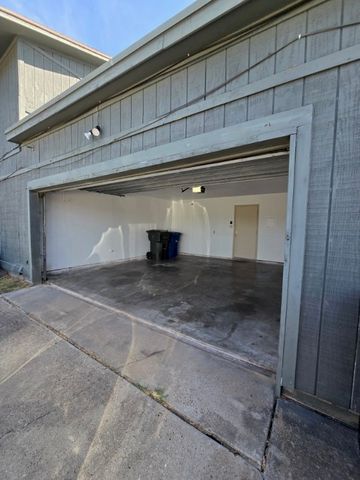 5166 Middlecoff Road B, Corpus Christi, TX 78413