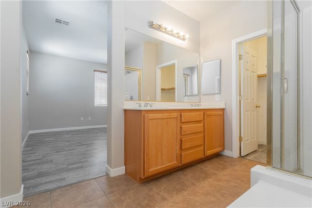 8611 Splendid Leaf Court, Las Vegas, NV 89178