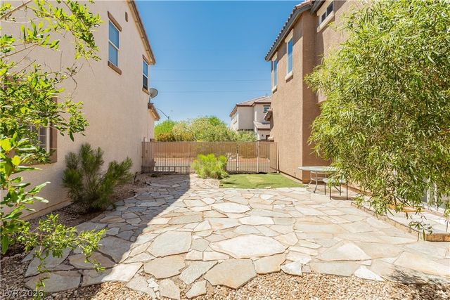 8611 Splendid Leaf Court, Las Vegas, NV 89178