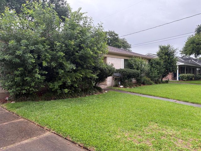 7903 Augustine Drive, Houston, TX 77036