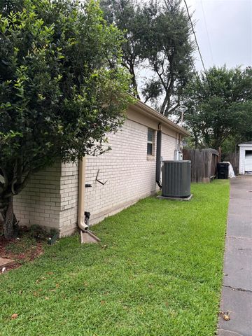 7903 Augustine Drive, Houston, TX 77036