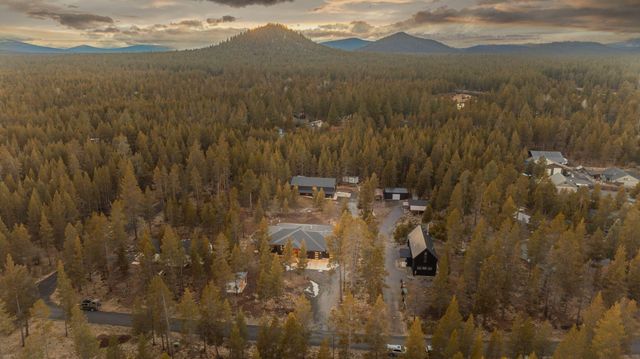 55401 Heierman Drive, Bend, OR 97707