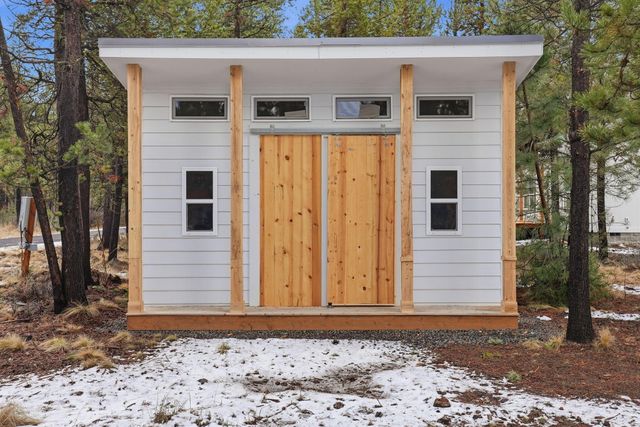 55401 Heierman Drive, Bend, OR 97707