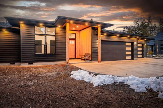 55401 Heierman Drive, Bend, OR 97707