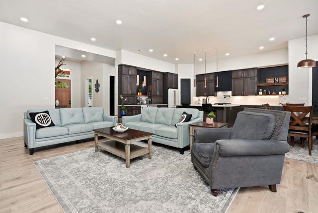 55401 Heierman Drive, Bend, OR 97707