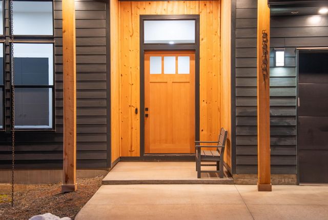 55401 Heierman Drive, Bend, OR 97707