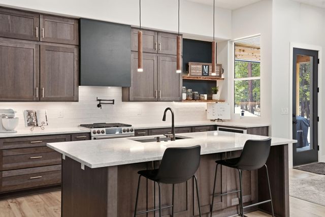 55401 Heierman Drive, Bend, OR 97707