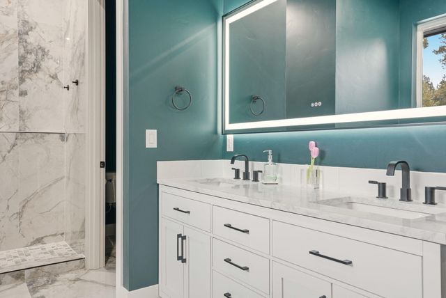 55401 Heierman Drive, Bend, OR 97707