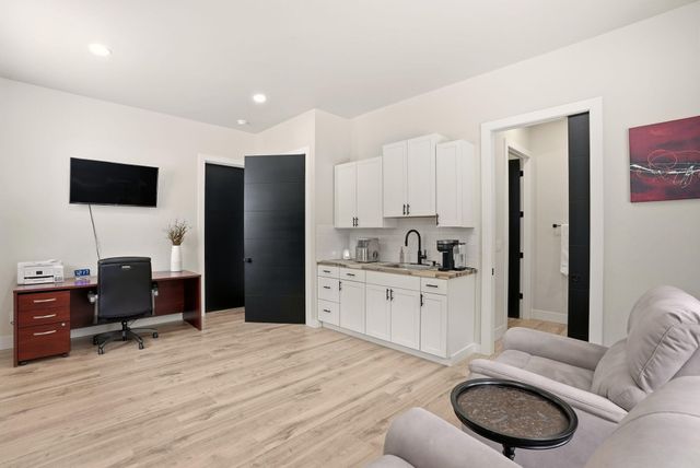 55401 Heierman Drive, Bend, OR 97707