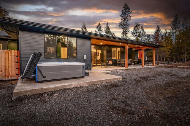 55401 Heierman Drive, Bend, OR 97707