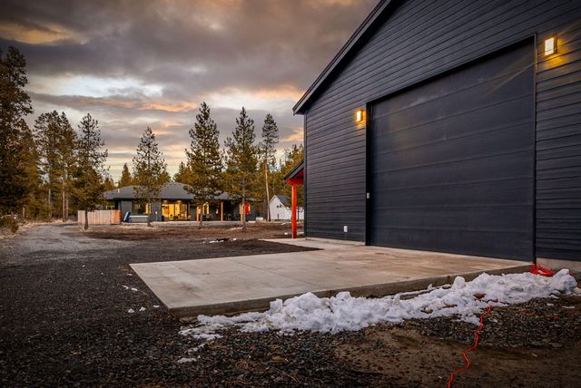 55401 Heierman Drive, Bend, OR 97707