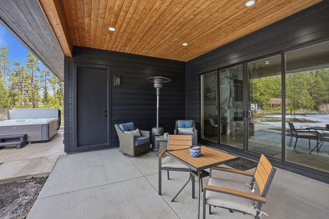 55401 Heierman Drive, Bend, OR 97707