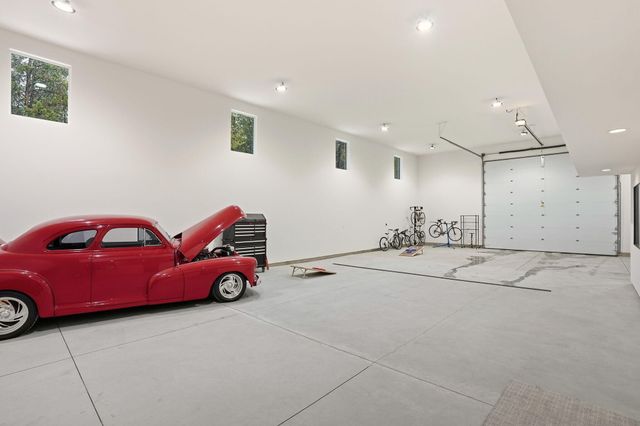 55401 Heierman Drive, Bend, OR 97707