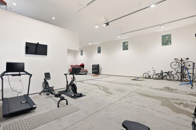 55401 Heierman Drive, Bend, OR 97707