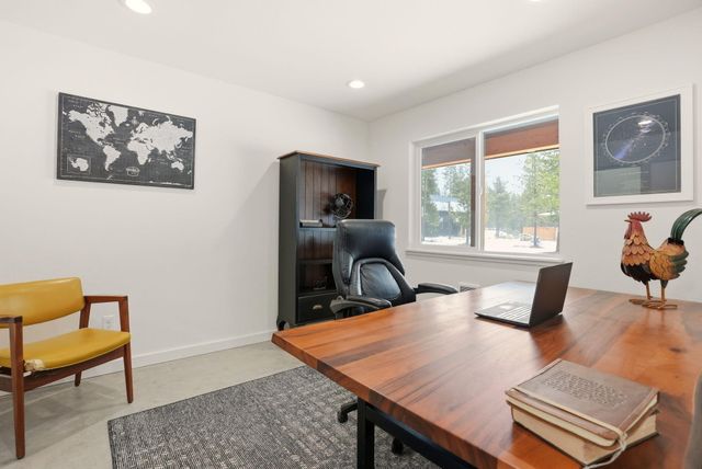 55401 Heierman Drive, Bend, OR 97707