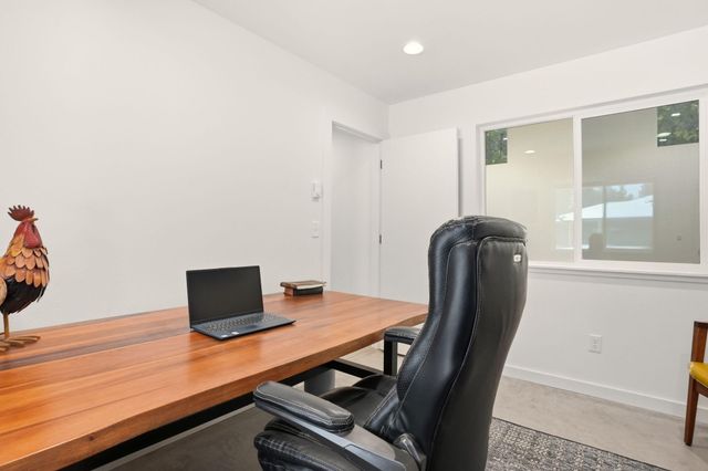 55401 Heierman Drive, Bend, OR 97707