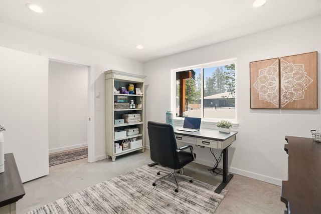 55401 Heierman Drive, Bend, OR 97707