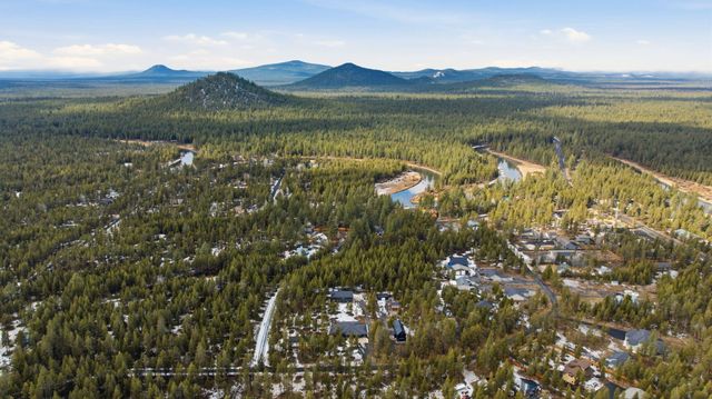 55401 Heierman Drive, Bend, OR 97707