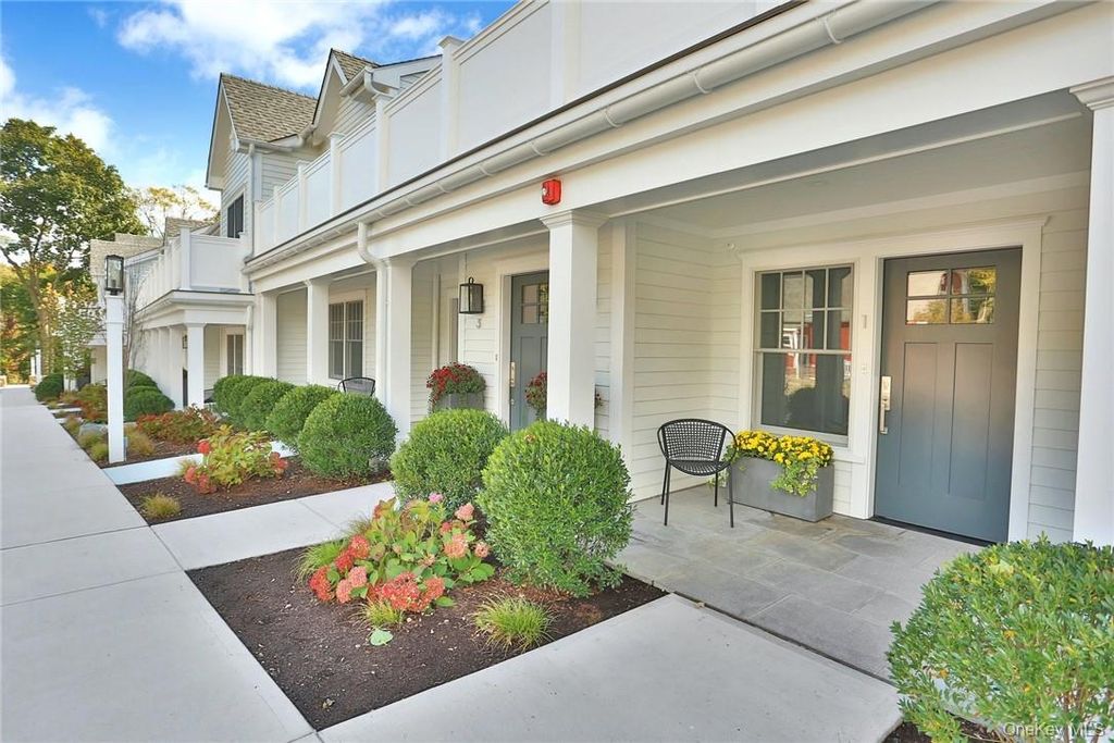 470 Main Street 11, Armonk, NY 10504
