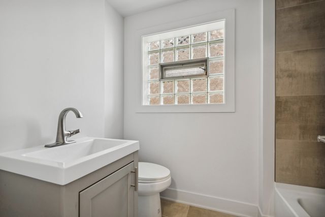 3529 S 54th Avenue, Cicero, IL 60804