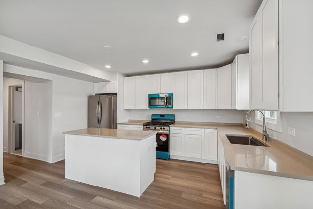 3529 S 54th Avenue, Cicero, IL 60804