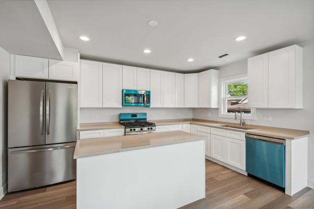 3529 S 54th Avenue, Cicero, IL 60804