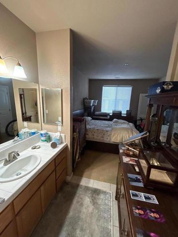 427 W Laurel Drive A, Salinas, CA 93906