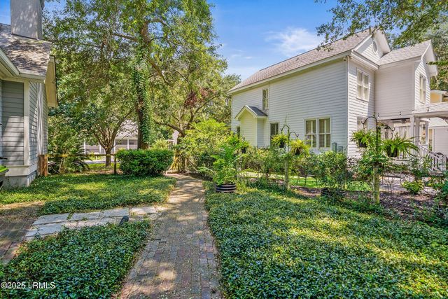 18 Brisbane Drive, Beaufort, SC 29902