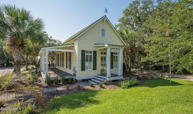 18 Brisbane Drive, Beaufort, SC 29902