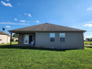 409 West Summit Street, Aurora, MO 65605