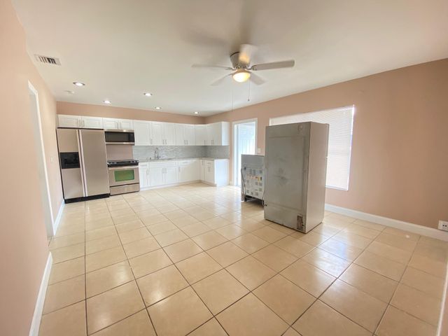 16 NE 9th Avenue, Deerfield Beach, FL 33441