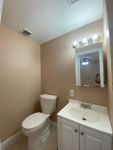 16 NE 9th Avenue, Deerfield Beach, FL 33441