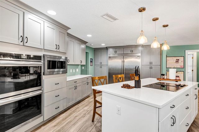 5520 NE 2ND LANE, Ocala, FL 34470