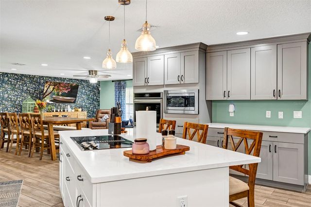 5520 NE 2ND LANE, Ocala, FL 34470