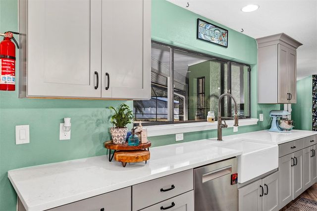 5520 NE 2ND LANE, Ocala, FL 34470