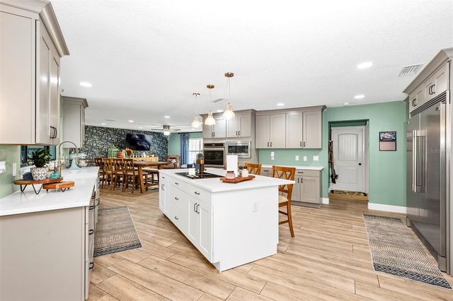 5520 NE 2ND LANE, Ocala, FL 34470