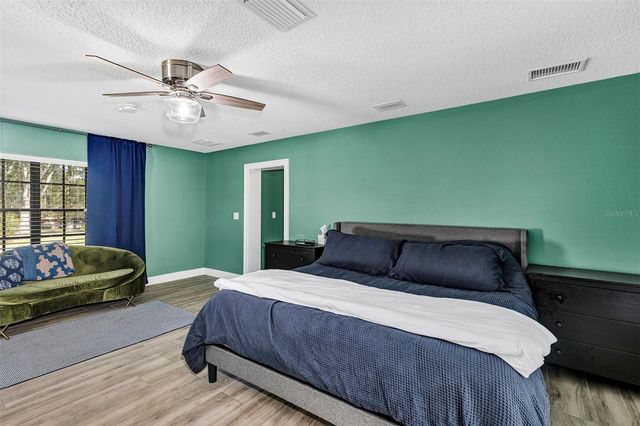 5520 NE 2ND LANE, Ocala, FL 34470