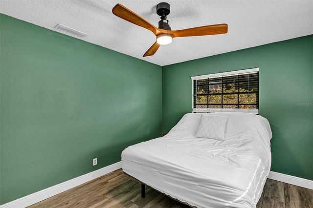 5520 NE 2ND LANE, Ocala, FL 34470