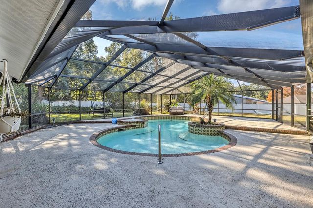 5520 NE 2ND LANE, Ocala, FL 34470