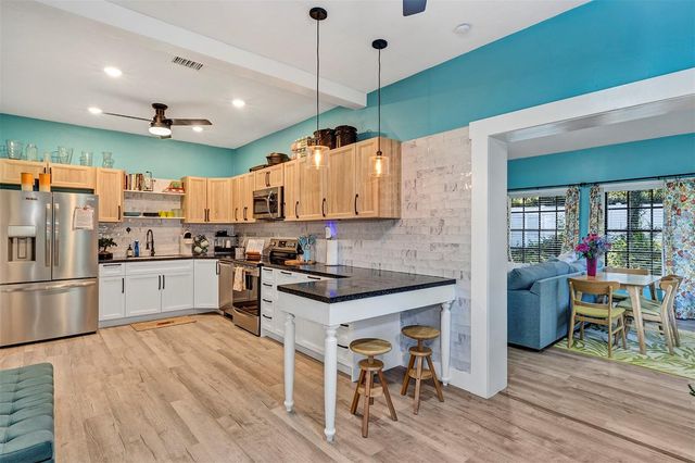 5520 NE 2ND LANE, Ocala, FL 34470