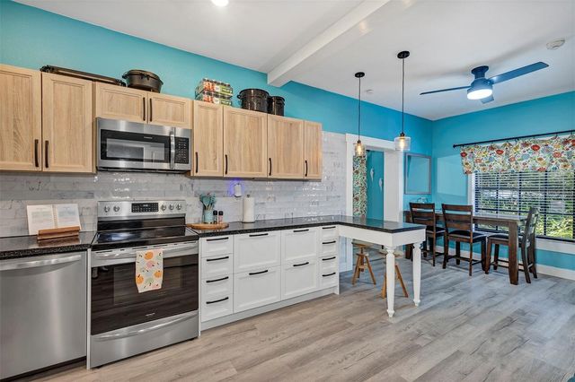 5520 NE 2ND LANE, Ocala, FL 34470