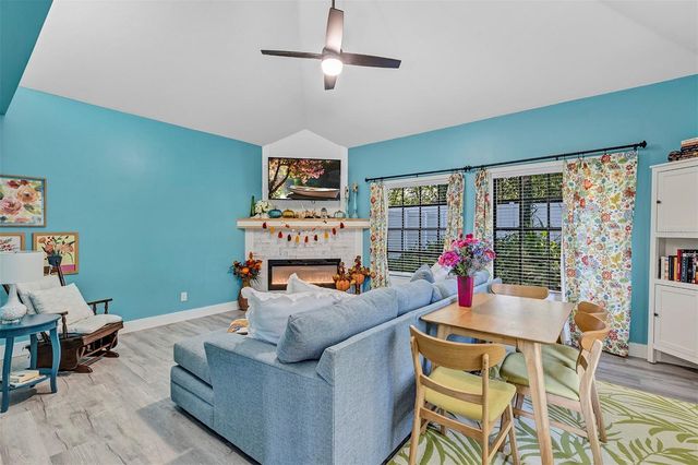 5520 NE 2ND LANE, Ocala, FL 34470