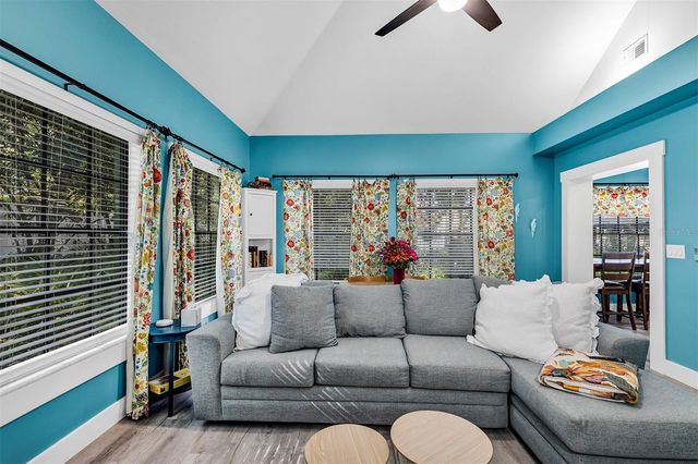 5520 NE 2ND LANE, Ocala, FL 34470