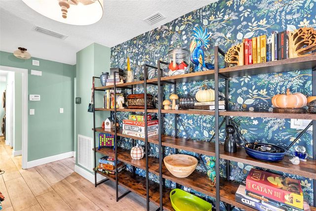 5520 NE 2ND LANE, Ocala, FL 34470