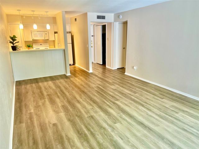 4859 Cedar Springs Road 257, Dallas, TX 75219