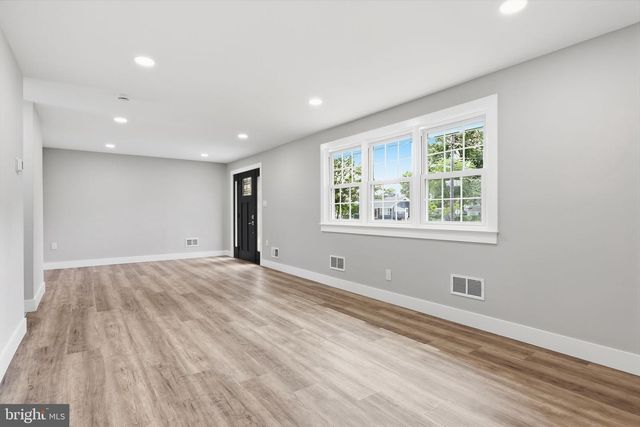 45 E 5TH ST, Florence, NJ 08518
