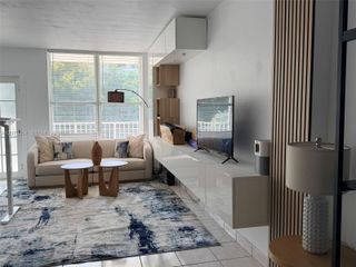 1300 Lincoln Road B302, Miami Beach, FL 33139