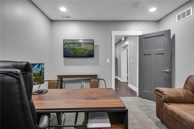 7315 Sni A Bar Road, Kansas City, MO 64129